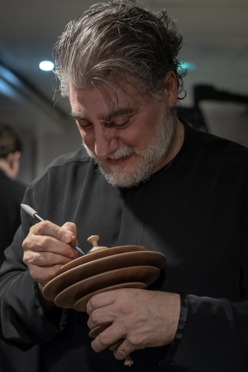 Jos Cura signs a sound sculpture for charity in Budapest, 2019.