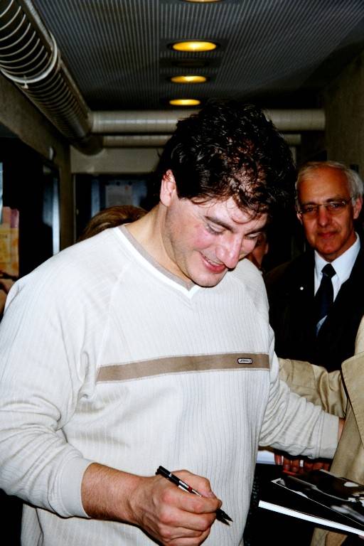 Jos Cura as Don Carlo, Zurich Opera Production, 2003.