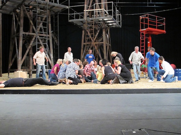 Jos Cura as stage designer and director in the 2010 Karlsruhe production of Samson et Dalila.