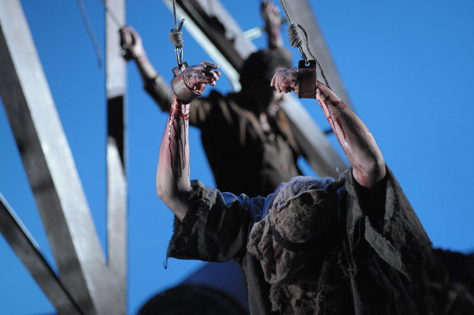  Jos Cura's  production of Samson et Dalila in Karlsruhe 2010.