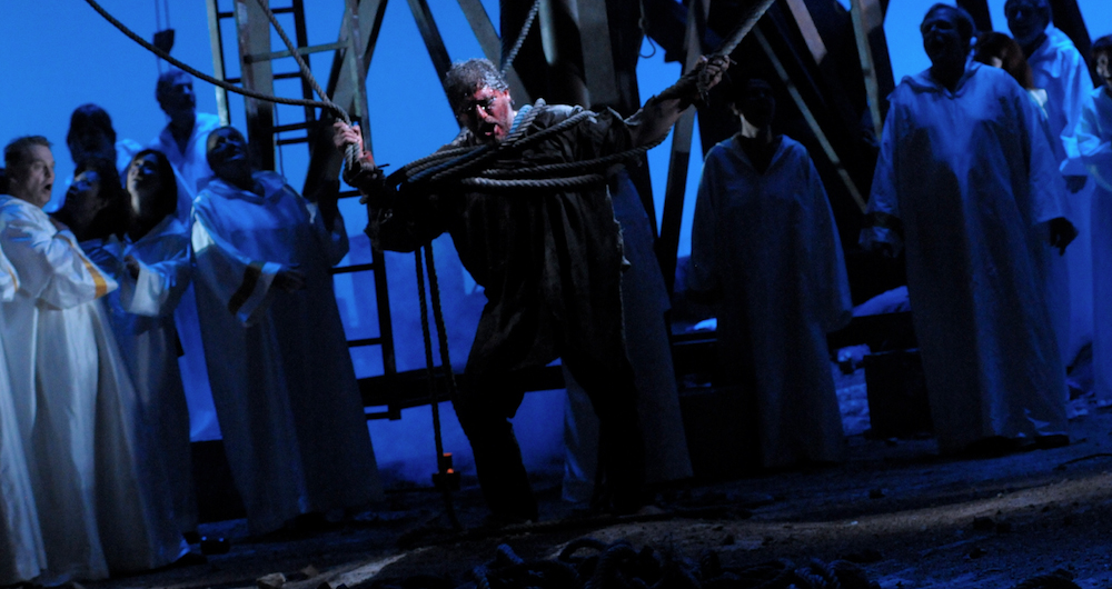  Jos Cura's  production of Samson et Dalila in Karlsruhe 2010.