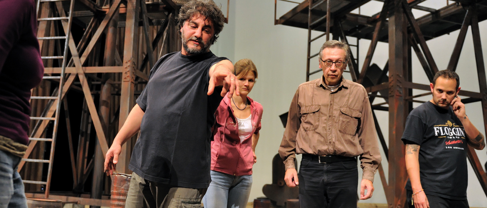 Jos Cura as stage designer and director in the 2010 Karlsruhe production of Samson et Dalila.