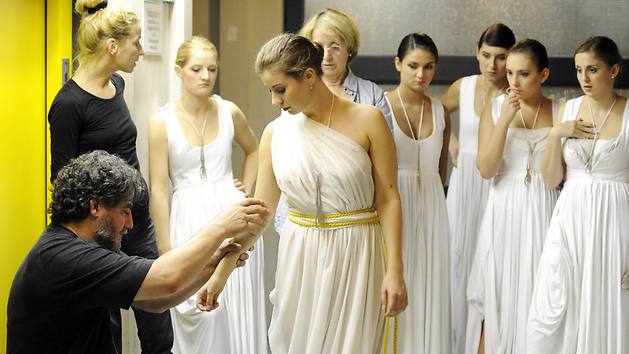 Jos Cura as stage designer and director in the 2010 Karlsruhe production of Samson et Dalila.