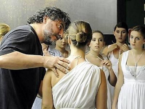 Jos Cura as stage designer and director in the 2010 Karlsruhe production of Samson et Dalila.
