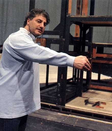 Jos Cura as stage designer and director in the 2010 Karlsruhe production of Samson et Dalila.