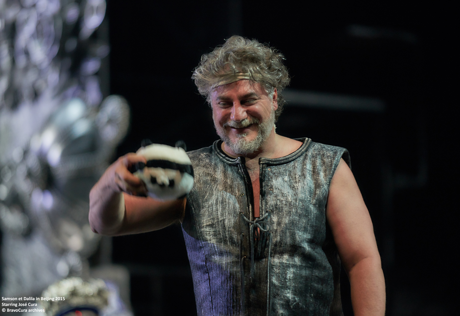 Jos Cura starring as Samson in the 2015 Beijing Opera production of Samsone et Dalila