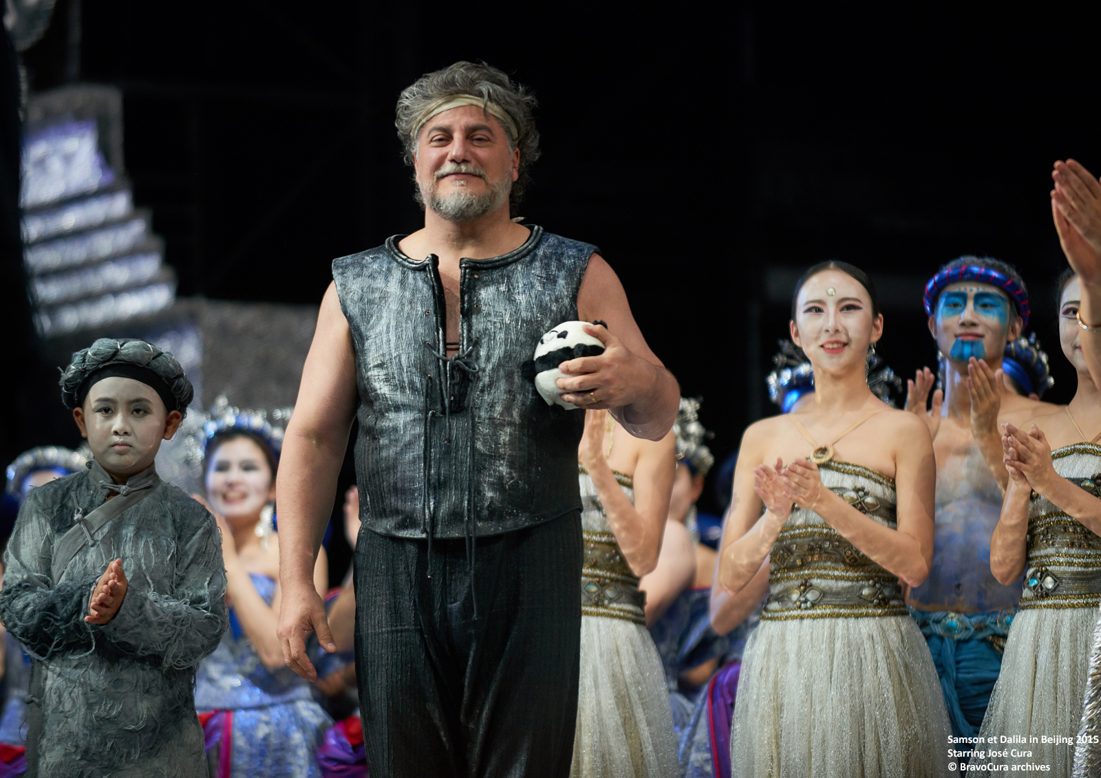 Jos Cura starring as Samson in the 2015 Beijing Opera production of Samsone et Dalila