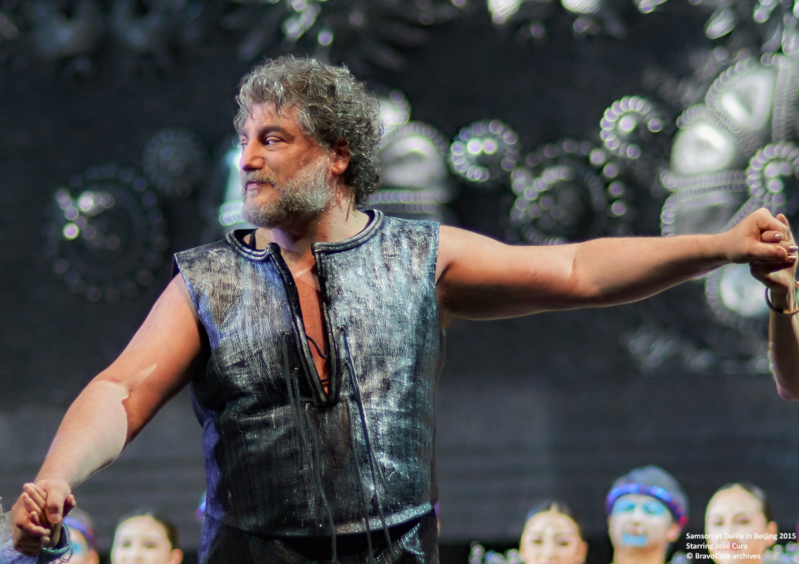 Jos Cura starring as Samson in the 2015 Beijing Opera production of Samsone et Dalila