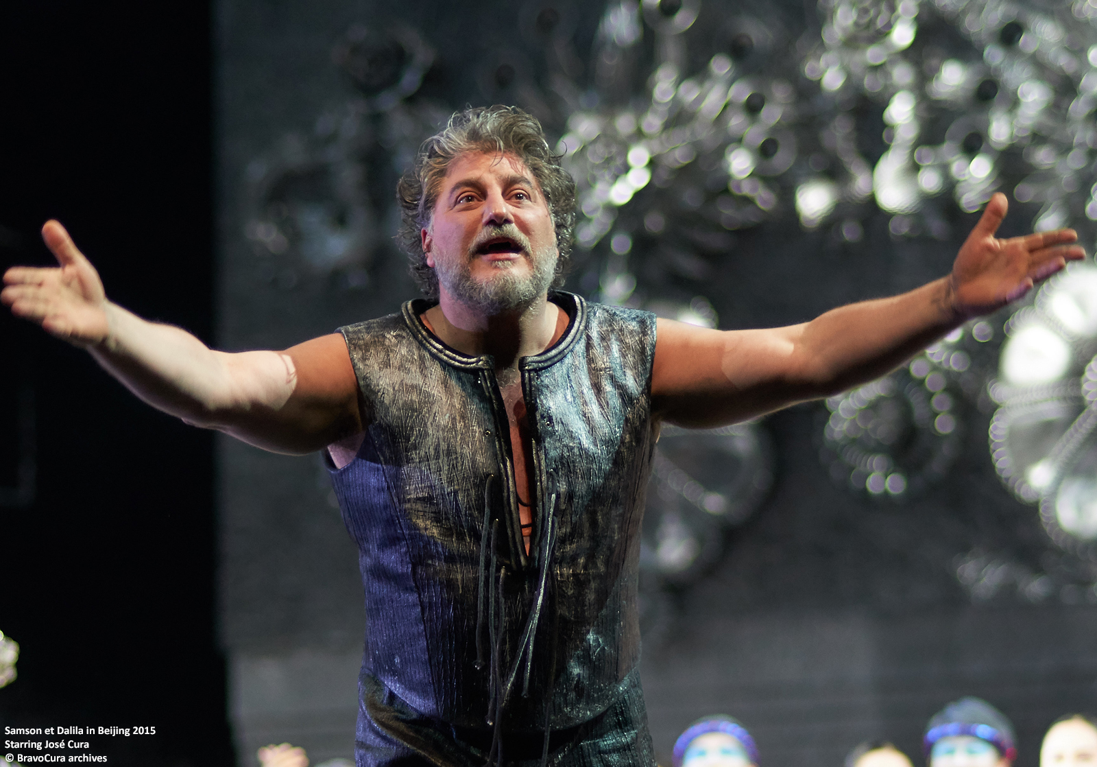 Jos Cura starring as Samson in the 2015 Beijing Opera production of Samsone et Dalila