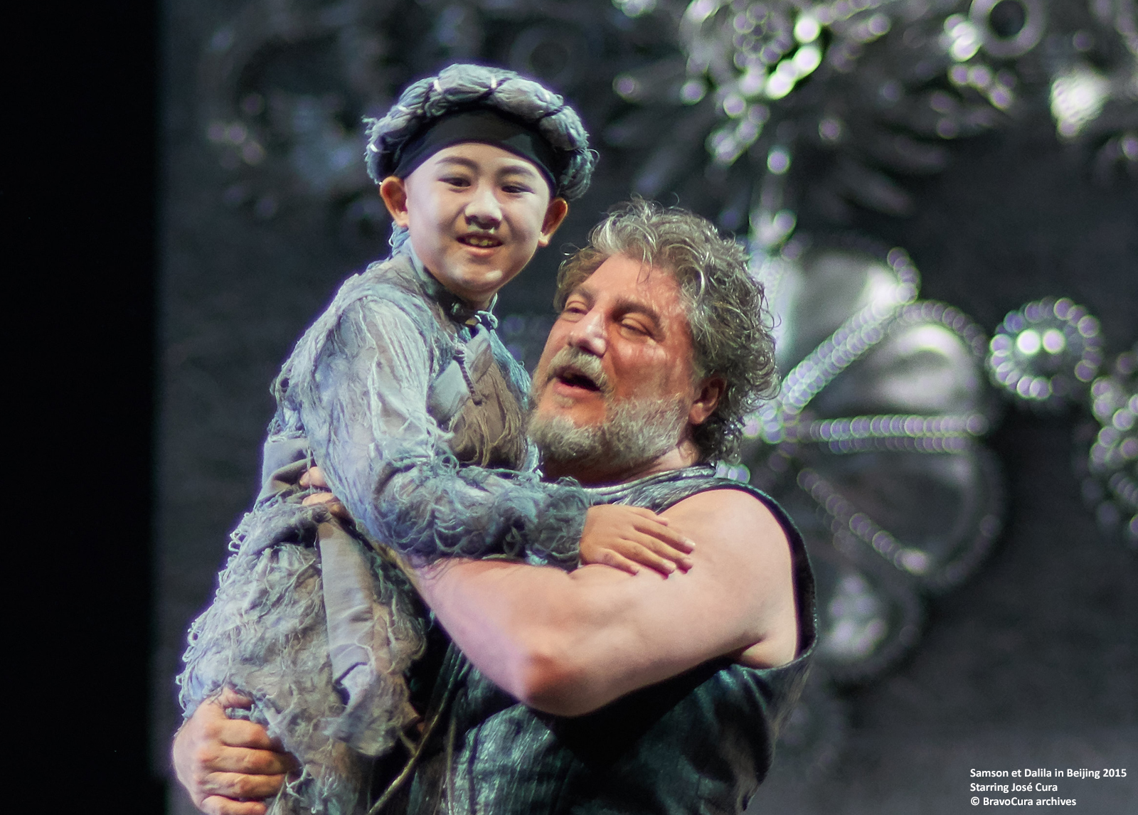 Jos Cura starring as Samson in the 2015 Beijing Opera production of Samsone et Dalila
