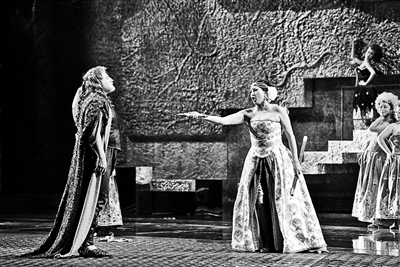 Jos Cura starring as Samson in the 2015 Beijing Opera production of Samsone et Dalila