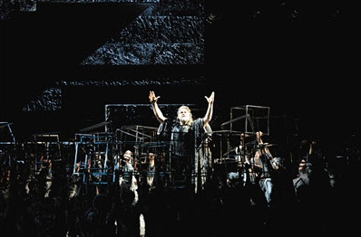 Jos Cura starring as Samson in the 2015 Beijing Opera production of Samsone et Dalila