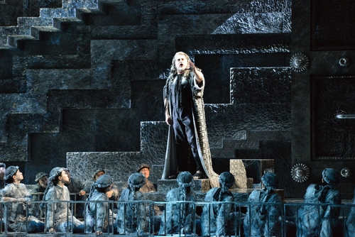 Jos Cura starring as Samson in the 2015 Beijing Opera production of Samsone et Dalila
