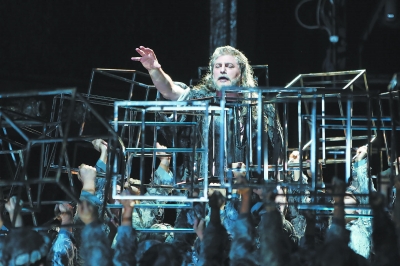 Jos Cura starring as Samson in the 2015 Beijing Opera production of Samsone et Dalila