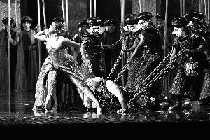 Jos Cura starring as Samson in the 2015 Beijing Opera production of Samsone et Dalila