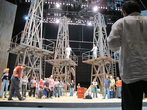 Jos Cura as stage designer and director in the 2010 Karlsruhe production of Samson et Dalila.