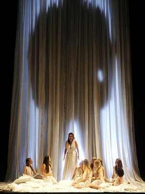  Jos Cura's  production of Samson et Dalila in Karlsruhe 2010.