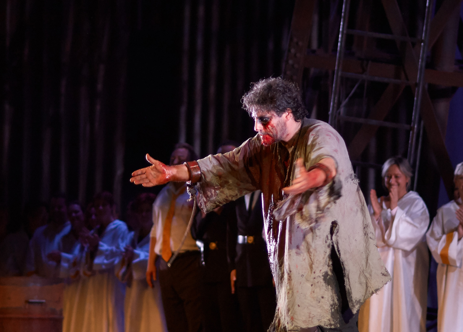 Curtain Call and Backstage Photos of Jos Cura after his production of Samson et Dalila, Karlsruhe, 2010.