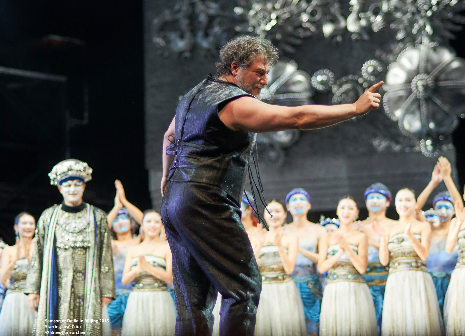Jos Cura as Samson in the 2015 Beijing Opera production of Samson et Dalila.