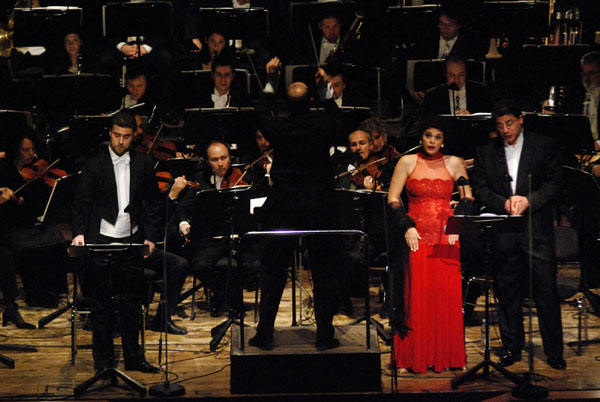 Jos Cura and cast in Genova's concert version of Le Villi, March 07