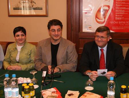 Jos Cura, director and tenor, in his production of La Commedia  Finita in Rijeka, Croatia, June 07 (press conference)