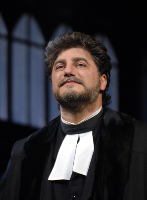 Jos Cura as Stiffelio during Curtain Call at Royal Opera, May 07